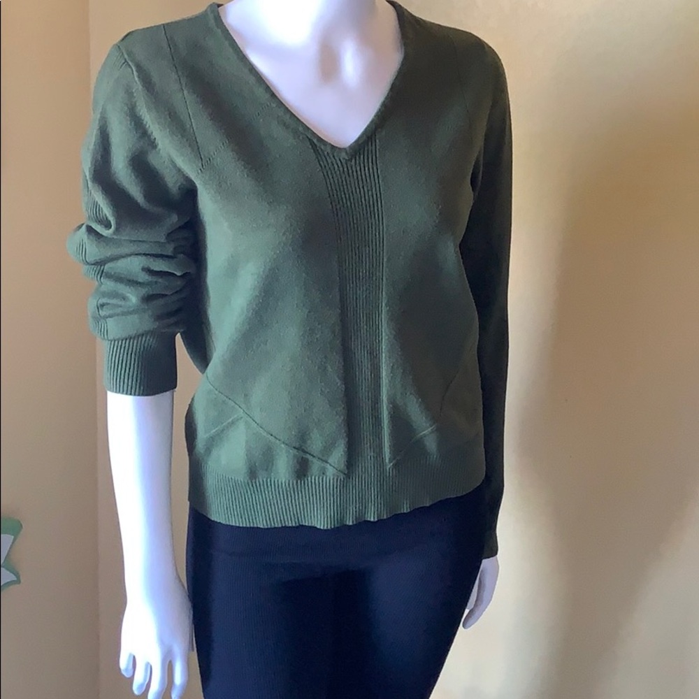 Debbie Morgan green sweater size large.